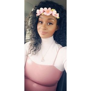 Meet your Posher, Amaris